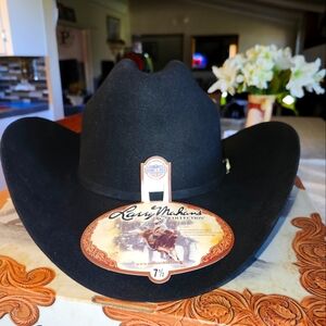 NEW IN BOX..Larry Mahan Black Cowboy Hat 6x Size 7 1/2